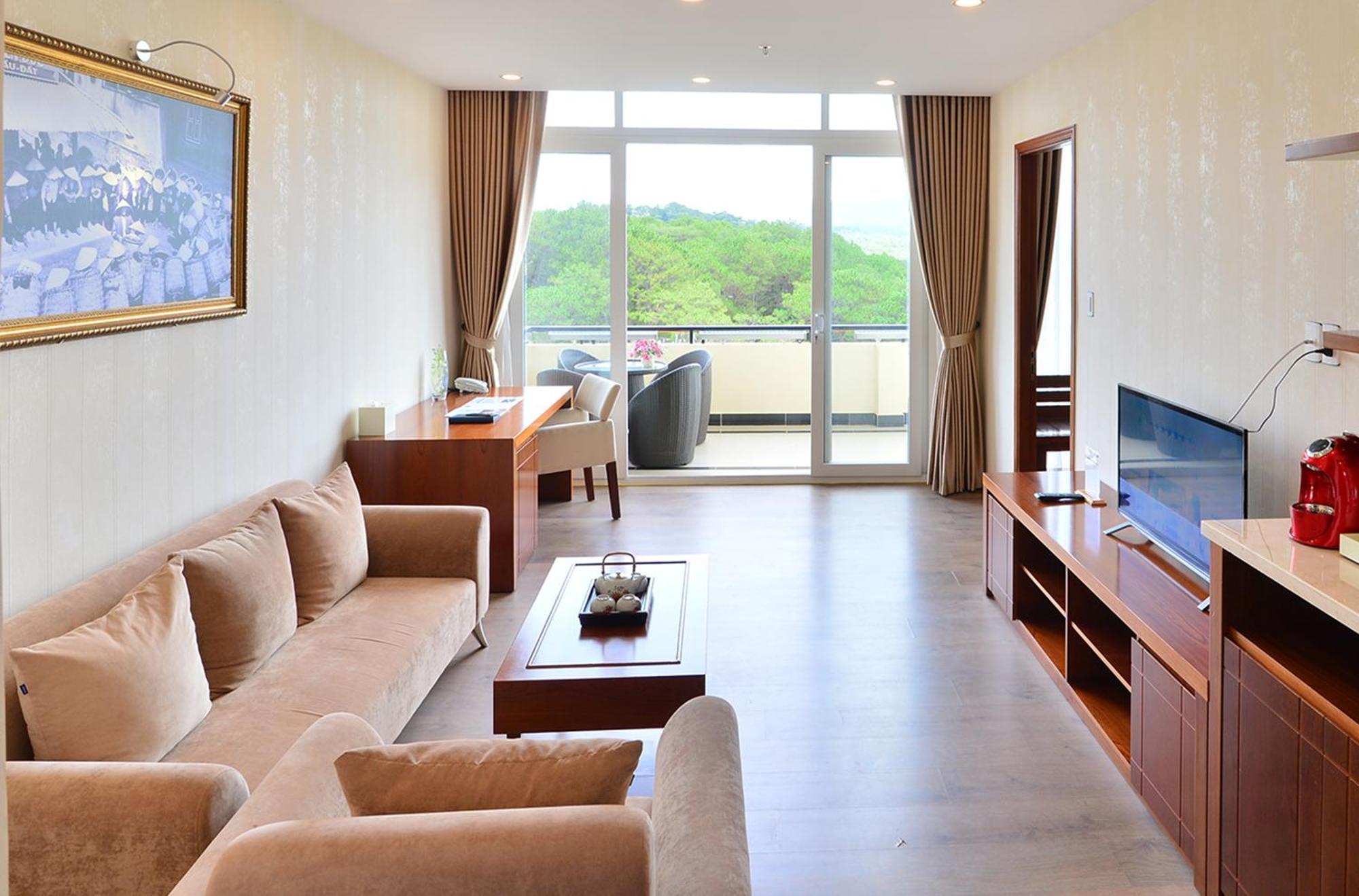 Ladalat Hotel Екстериор снимка